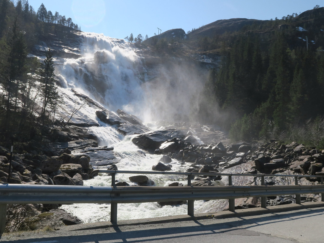 Skrøyvstadfossen景点图片