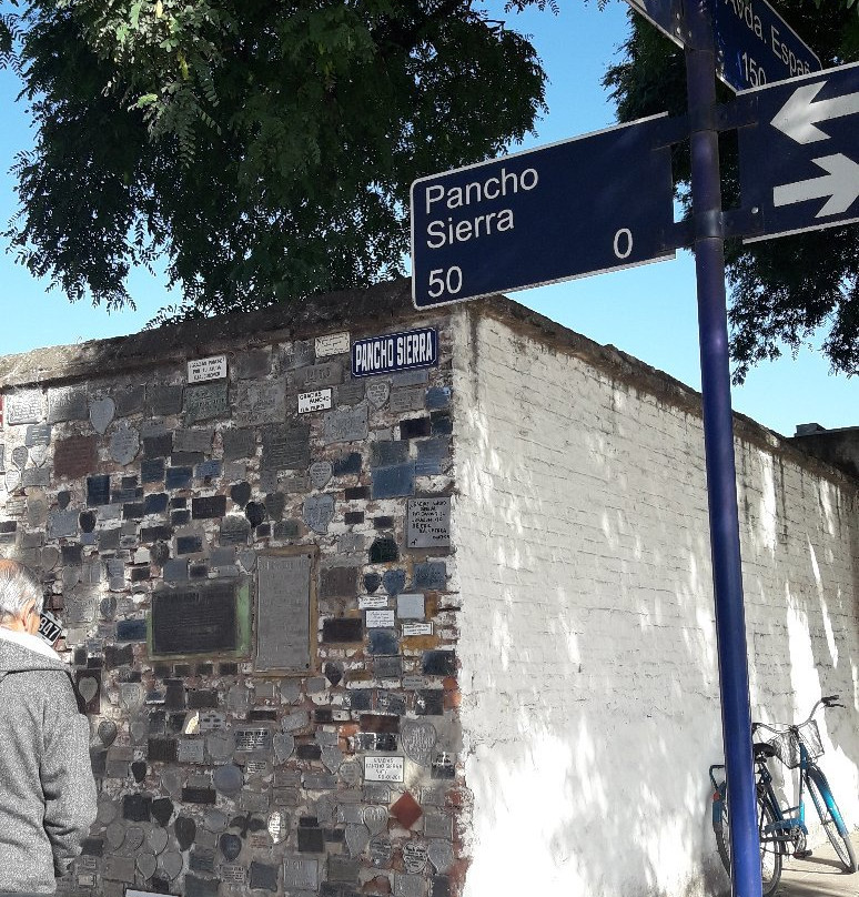 Estatua Pancho Sierra,景点图片