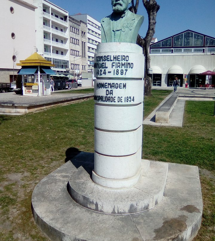 Monumento Busto de Manuel Firmino-阿威罗必去景点
