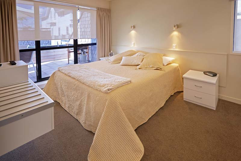 Pioneer Waterfront Apartments主图