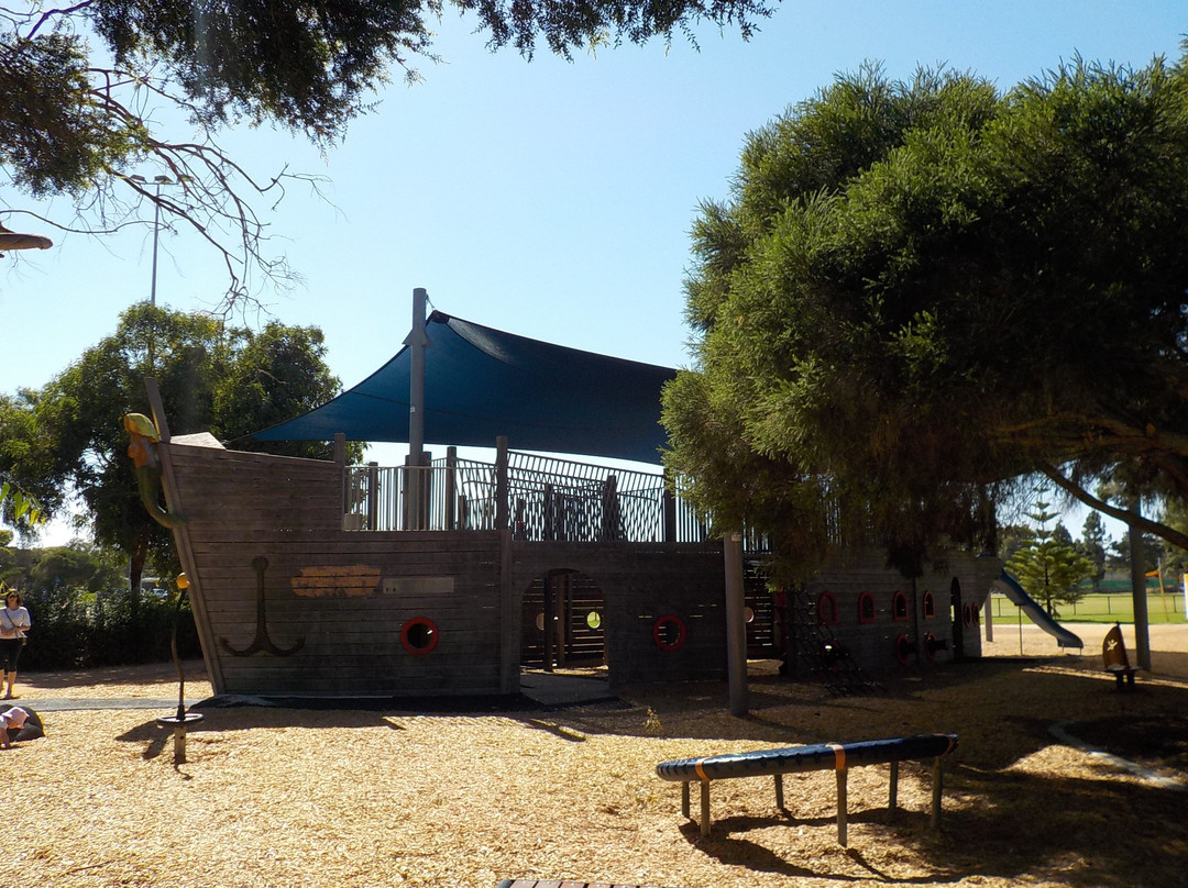 Roy Dore Reserve Playground景点图片