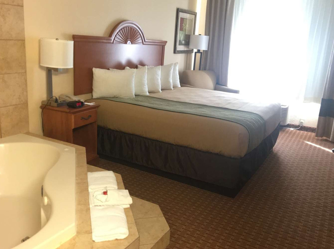 Super 8 by Wyndham Great Bend主图