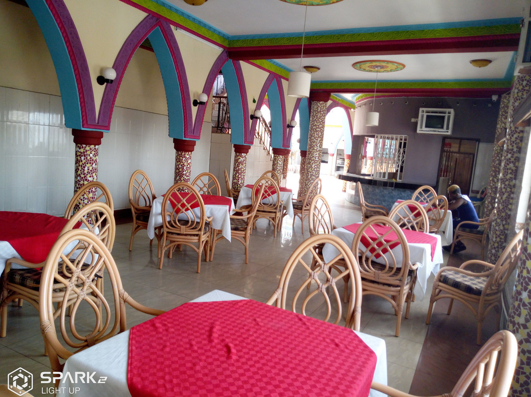 白色太阳野生动物园酒店主图