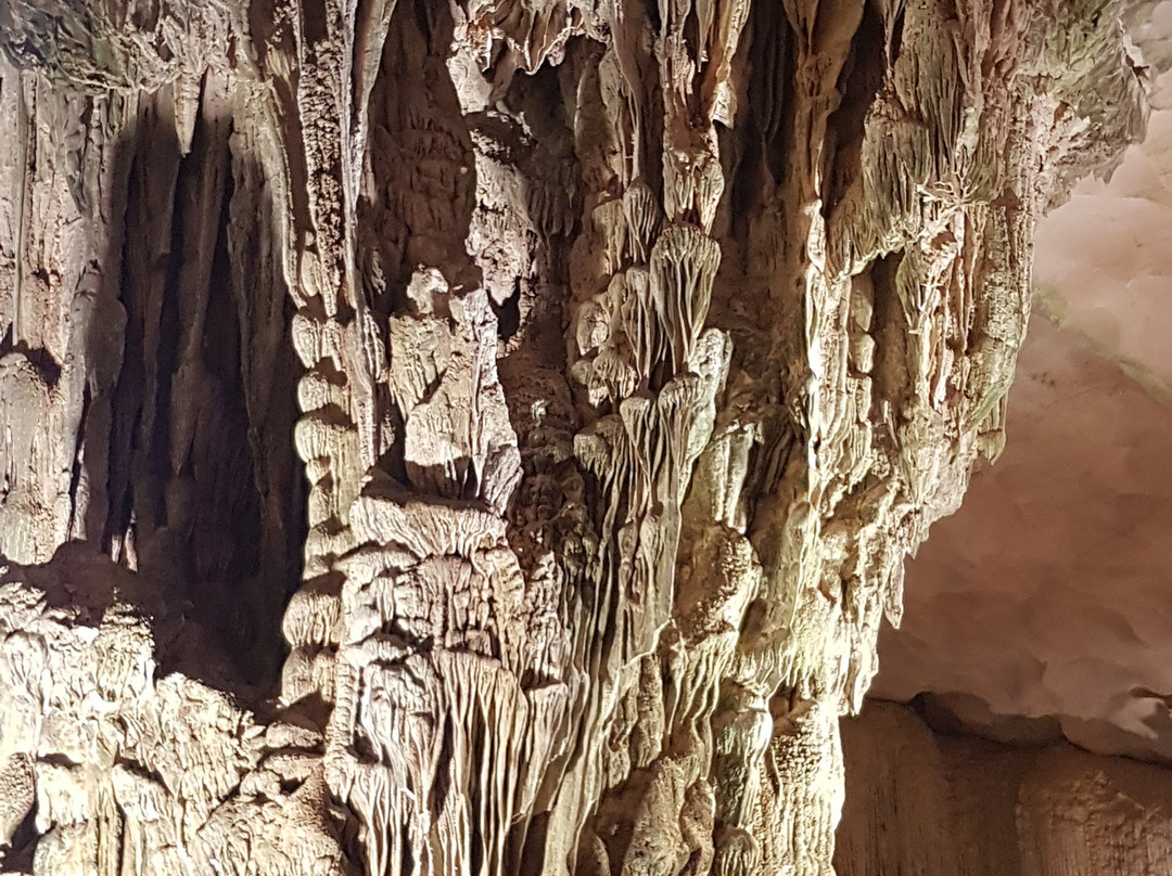 Sung Sot Cave-下龙湾必去景点