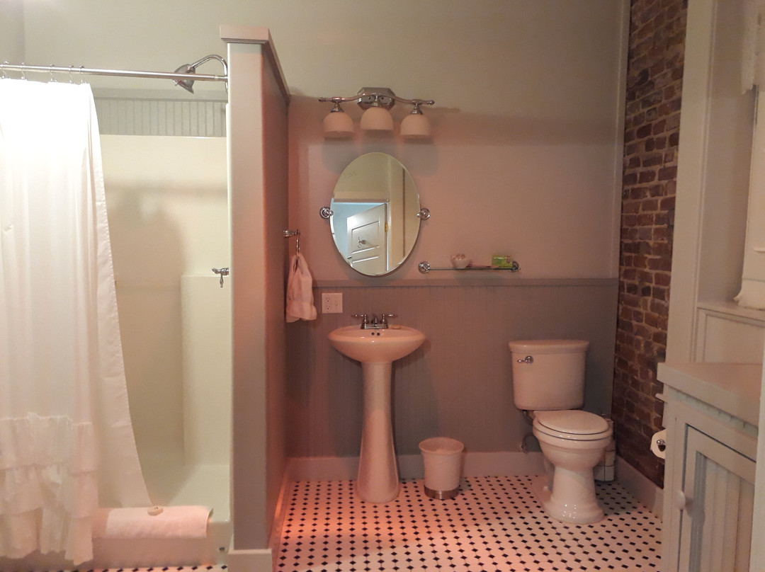 The Hotel Rhea主图