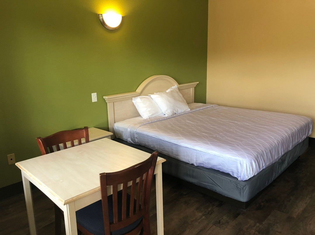 Weston Inn & Suites主图