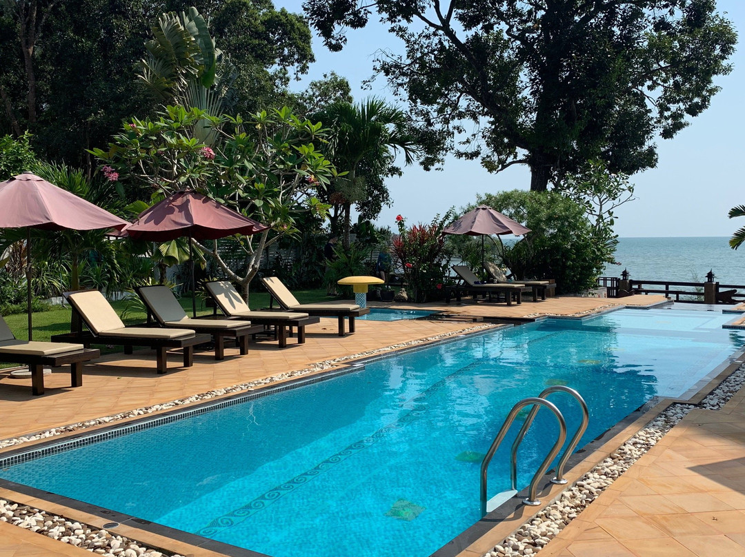 甲米热带沙滩度假村主图