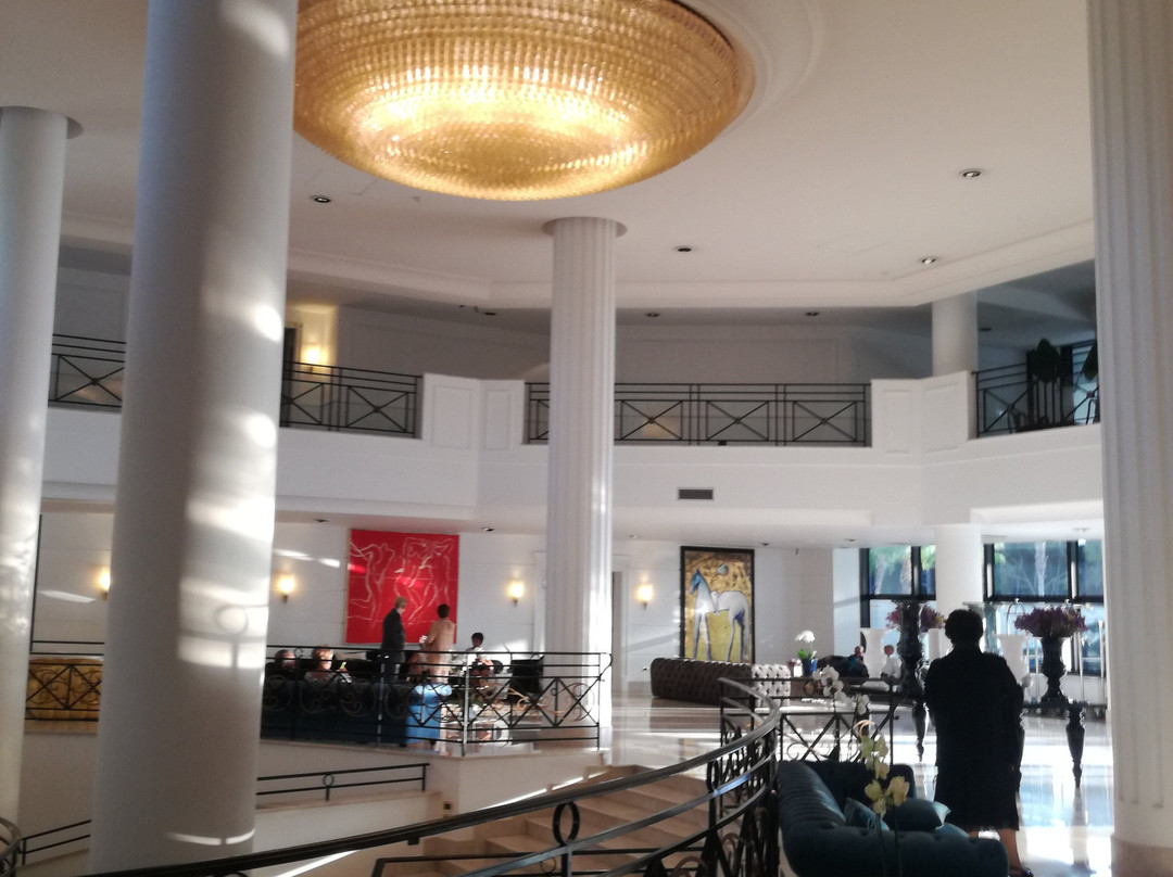Savoy Hotel & Spa主图