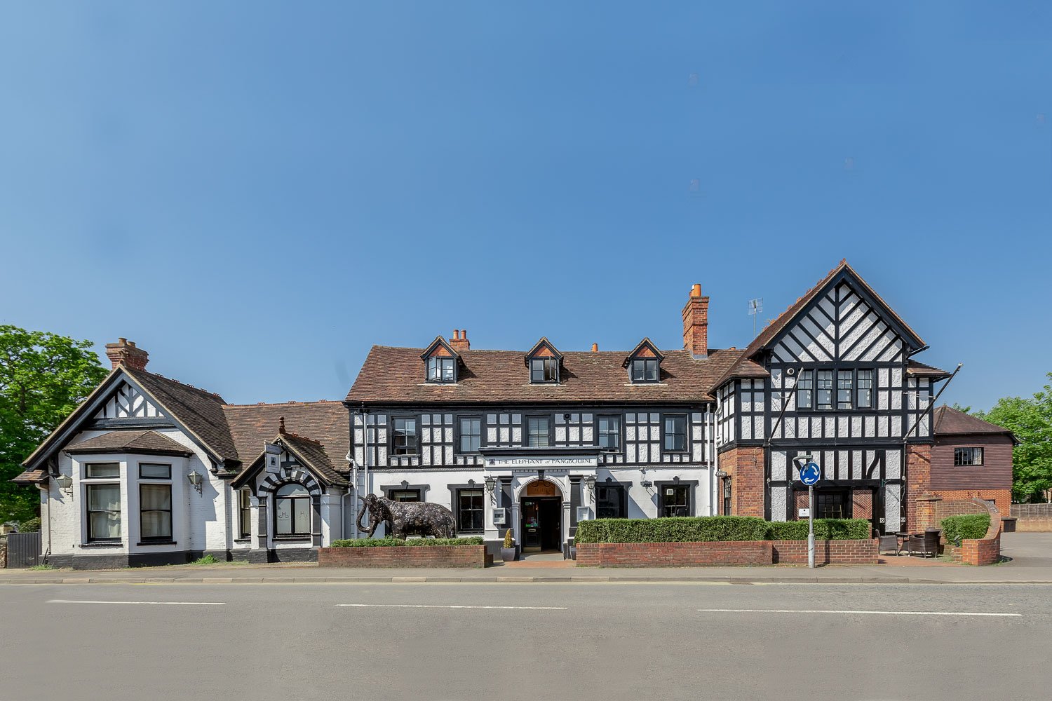 The Elephant at Pangbourne-官方