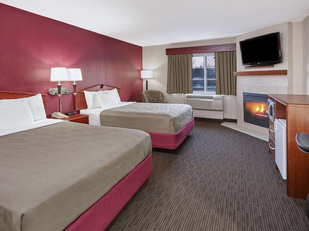 AmericInn by Wyndham Douglas / Saugatuck主图