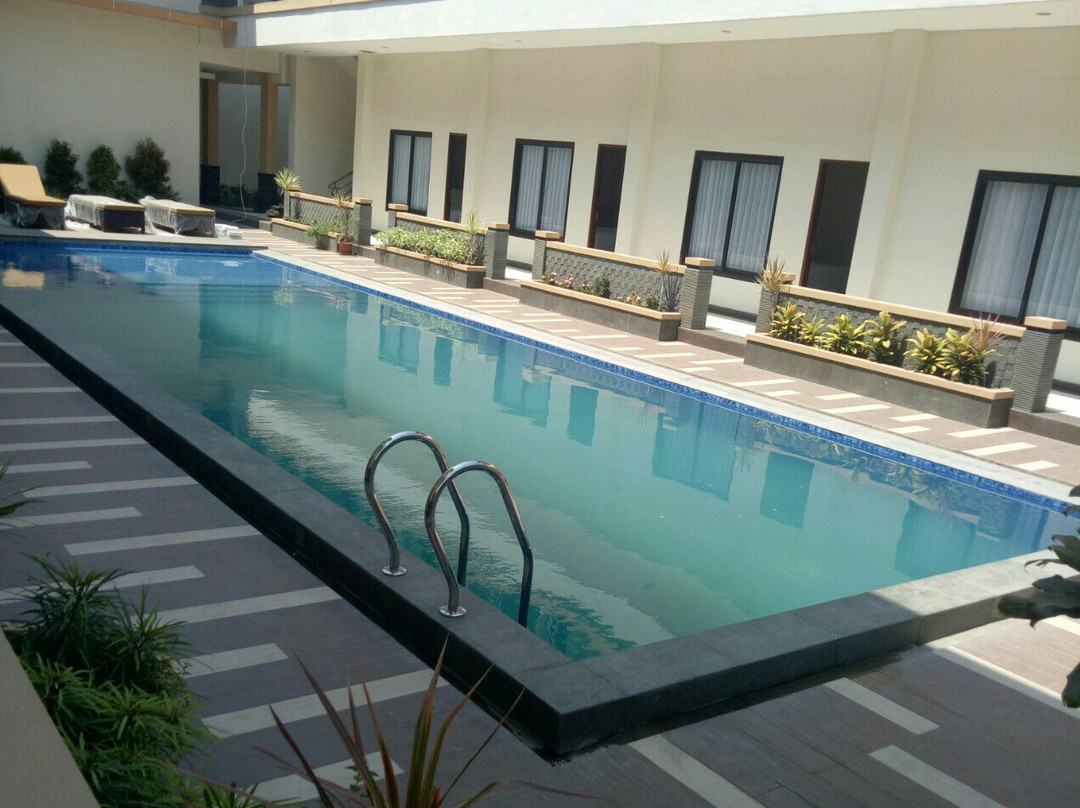 Go Hotel Maumere主图