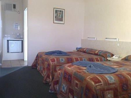 蓝宝石城市汽车酒店主图