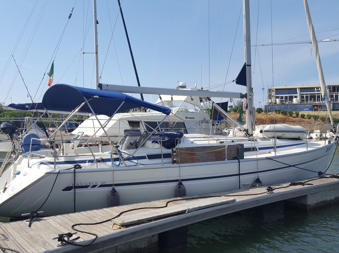 Aviosail Charter景点图片