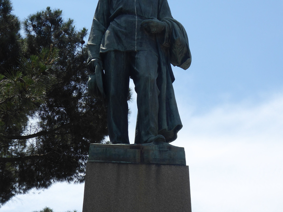 Monument to Gorkiy-雅尔达必去景点