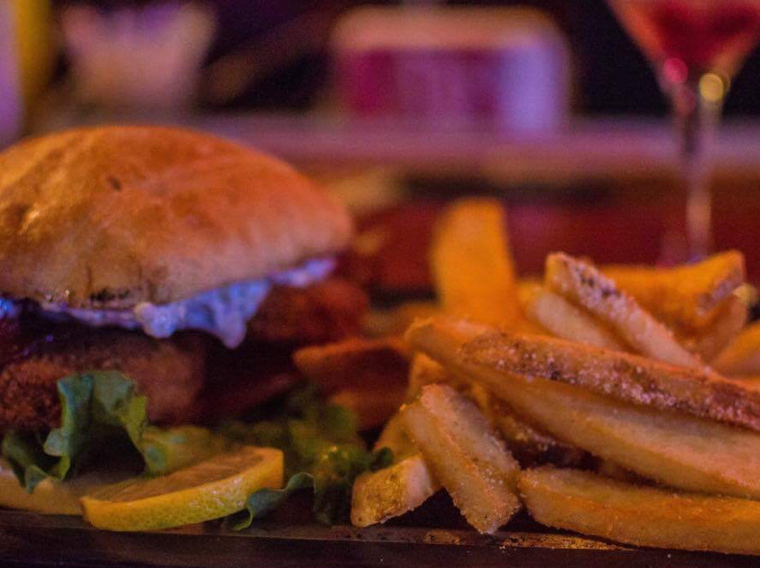 Martinsdale餐馆和美食-Stockman Bar