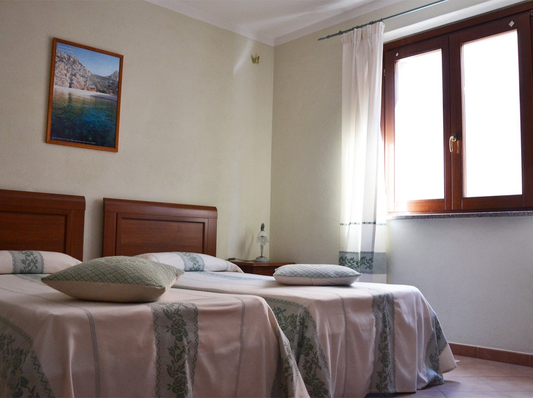 Muntiggioni酒店住宿-Hotel da Paolino