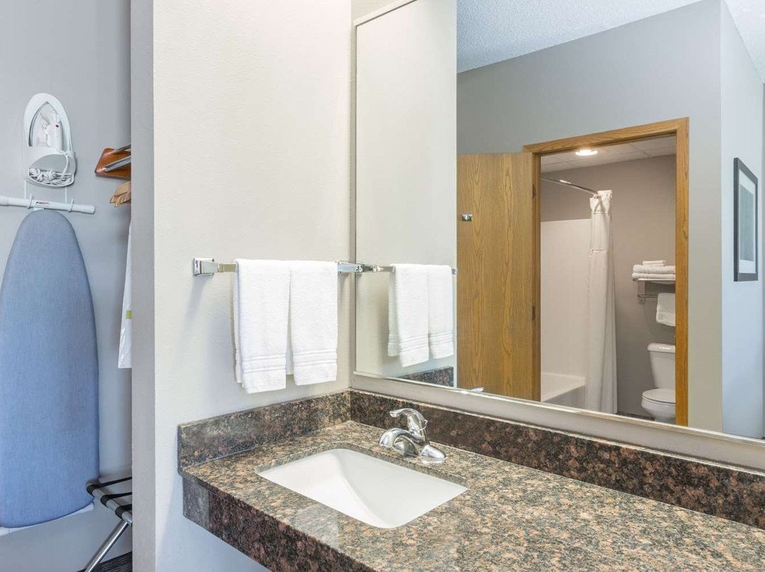 Super 8 by Wyndham Carroll/East主图