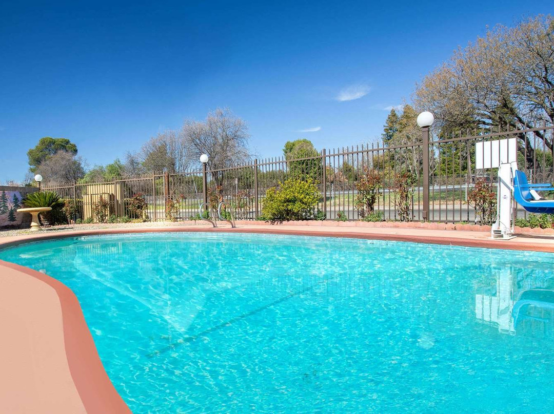 奇科速8酒店主图