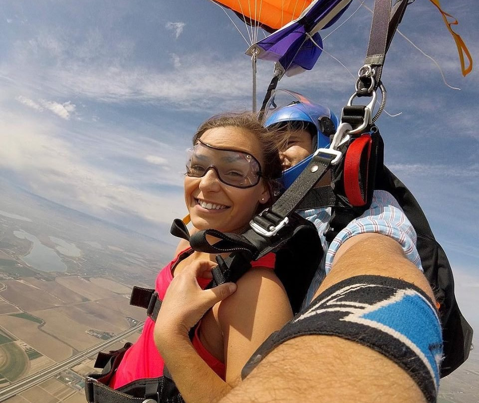 Skydive Orange Skies景点图片