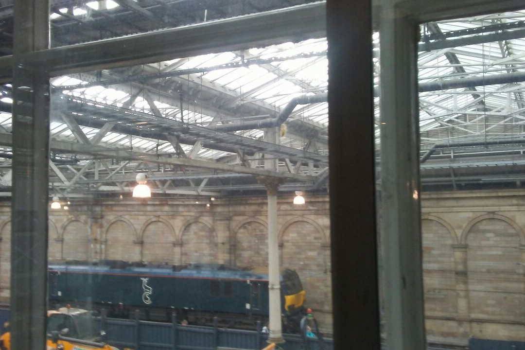 Edinburgh Waverley Station景点图片
