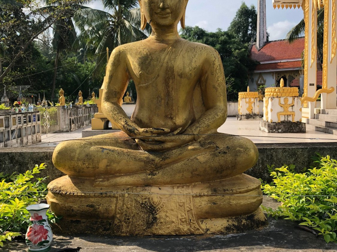Wat Samut Tharam-利巴诺伊必去景点