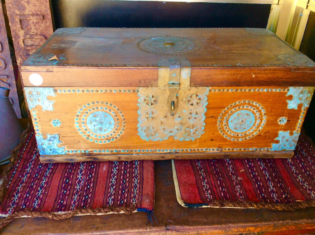 Black Antiques景点图片