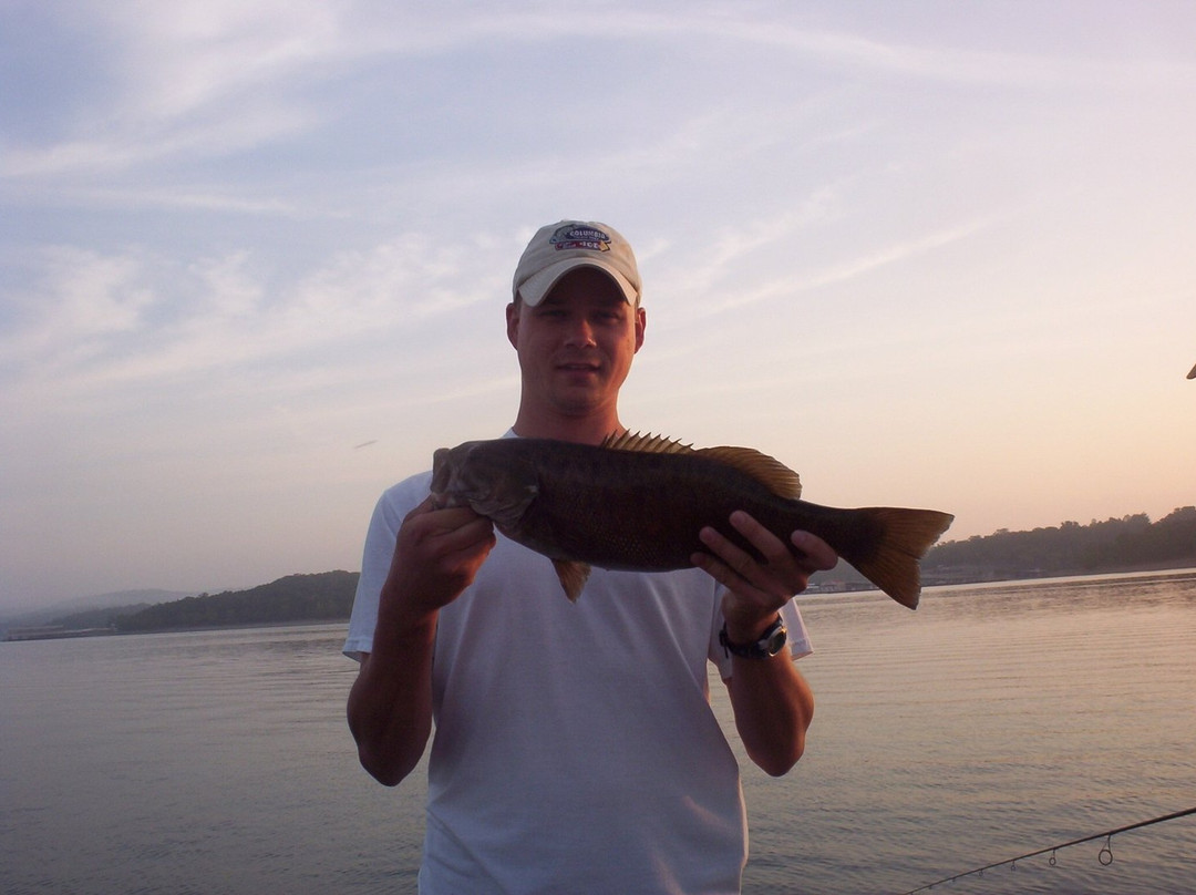 Mid Lakes Guide Service-Branson West必去景点