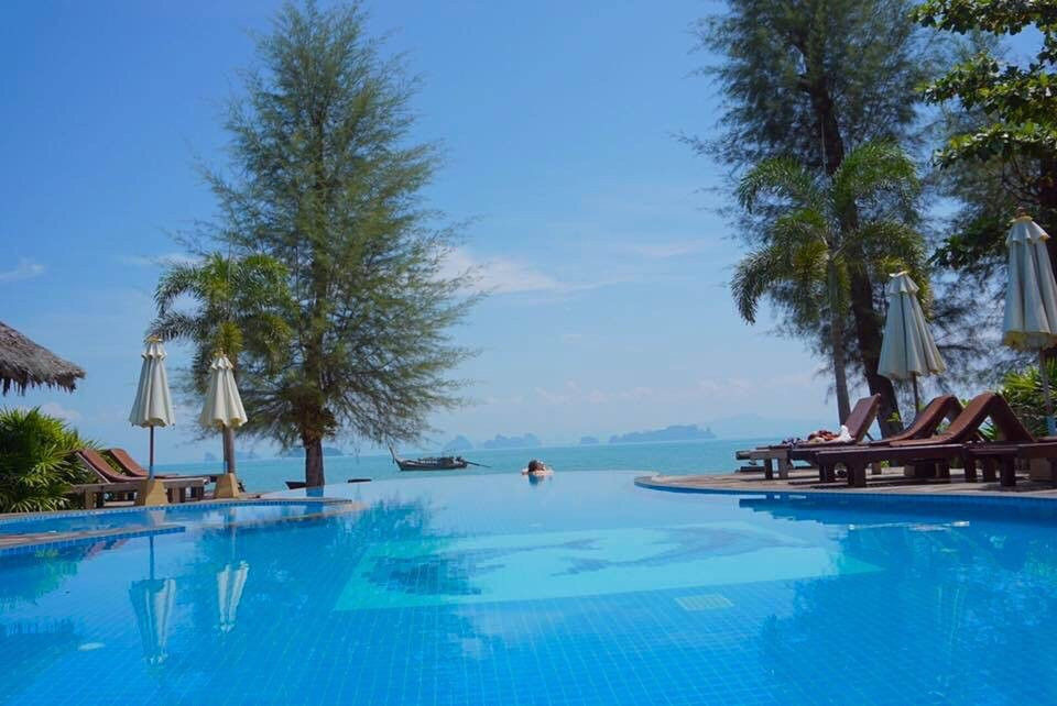 阁耀亚伊岛酒店住宿-Thiw Son Beach Resort