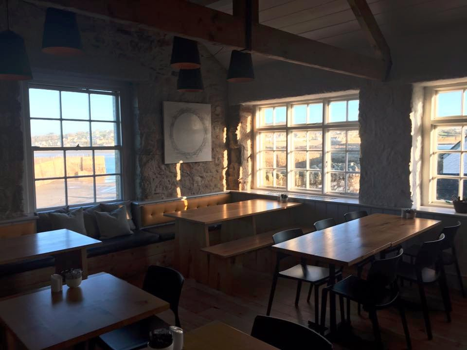 马拉宰恩餐馆和美食-Sail Loft
