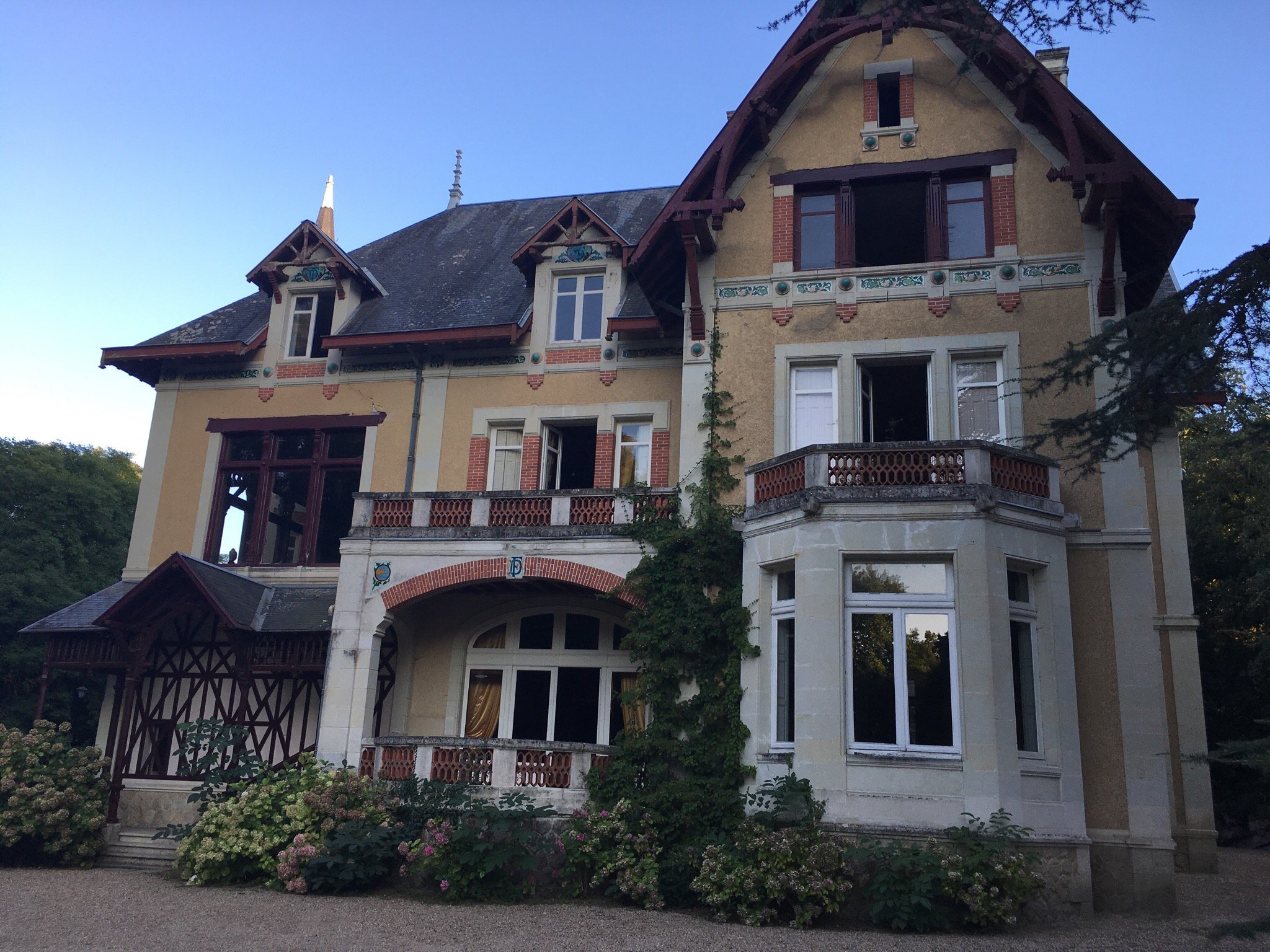 Chateau de Fouinieres-官方