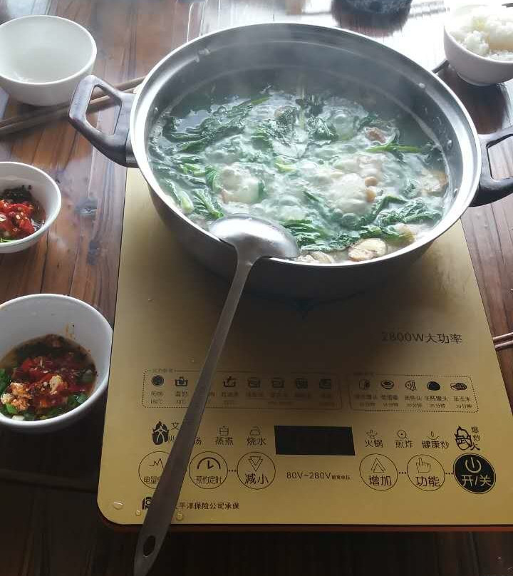 品松措酒店主图