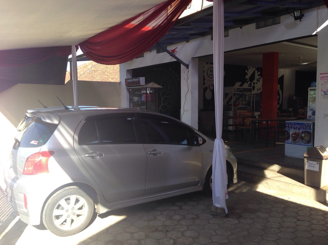 Budi House & Food Station主图