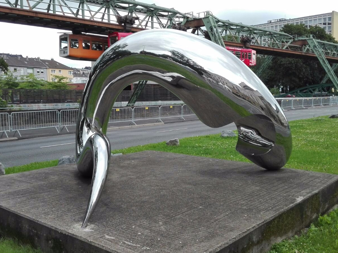 Skulptur "I'm alive"-伍珀塔尔必去景点