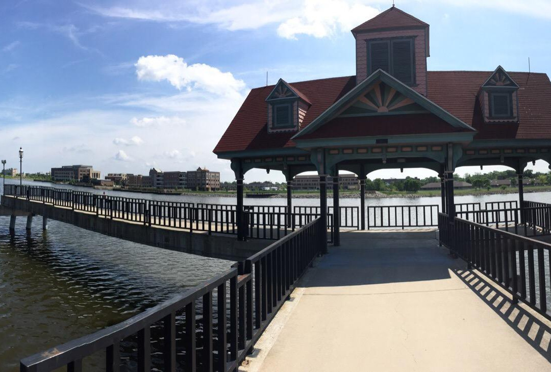 Riverwalk Pier景点图片
