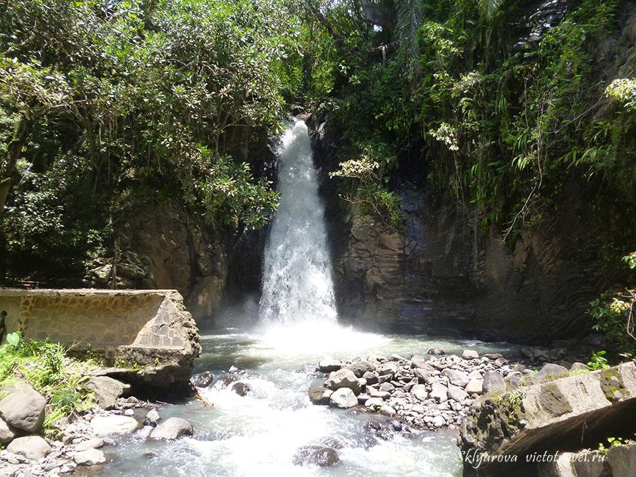 Murondao Waterfall景点图片