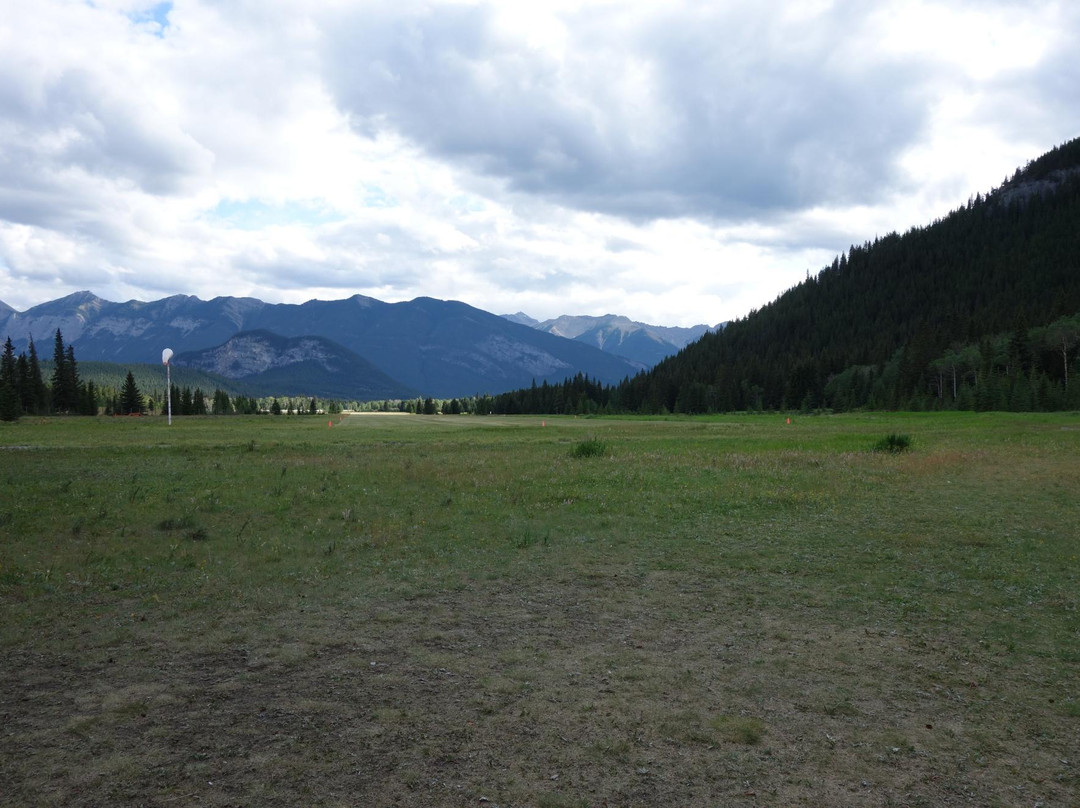 Cascade Waterfall-班夫必去景点