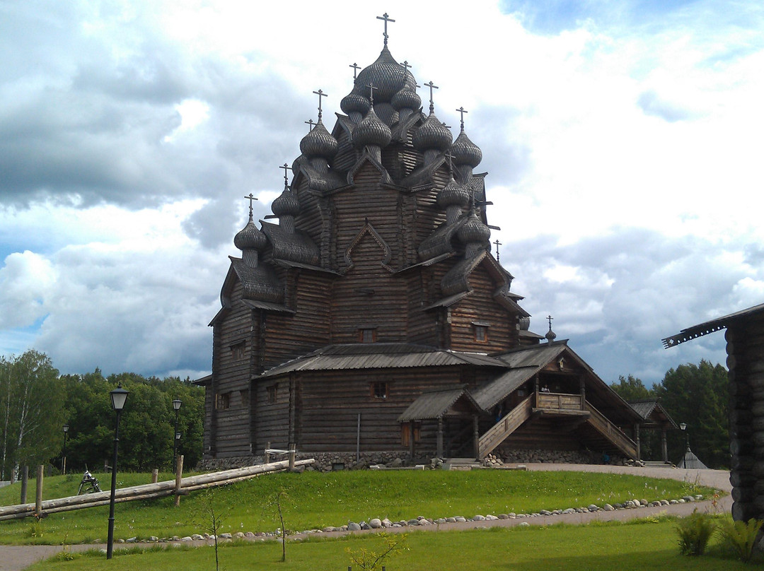 Church of the Intercession of the Holy Virgin景点图片