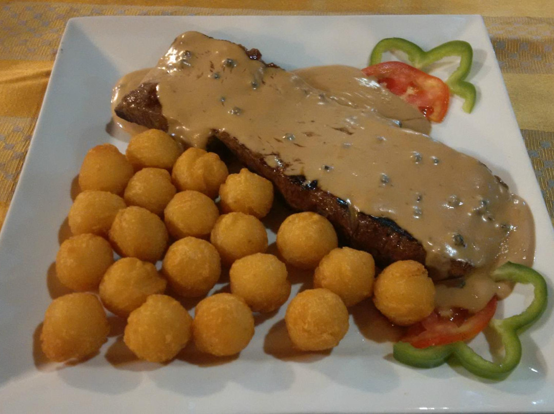 Salto餐馆和美食-El Mojarra