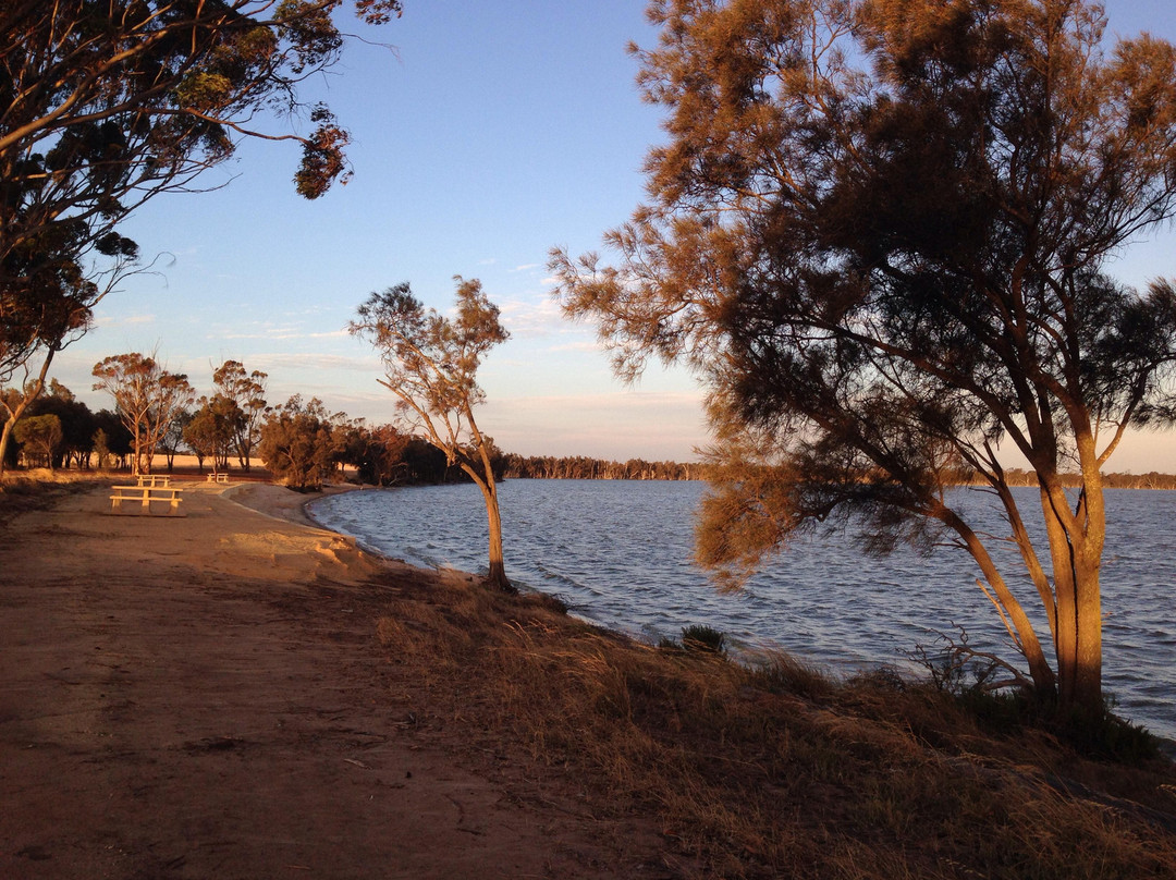 Gnowangerup旅游景点-Lake Ewlyamartup