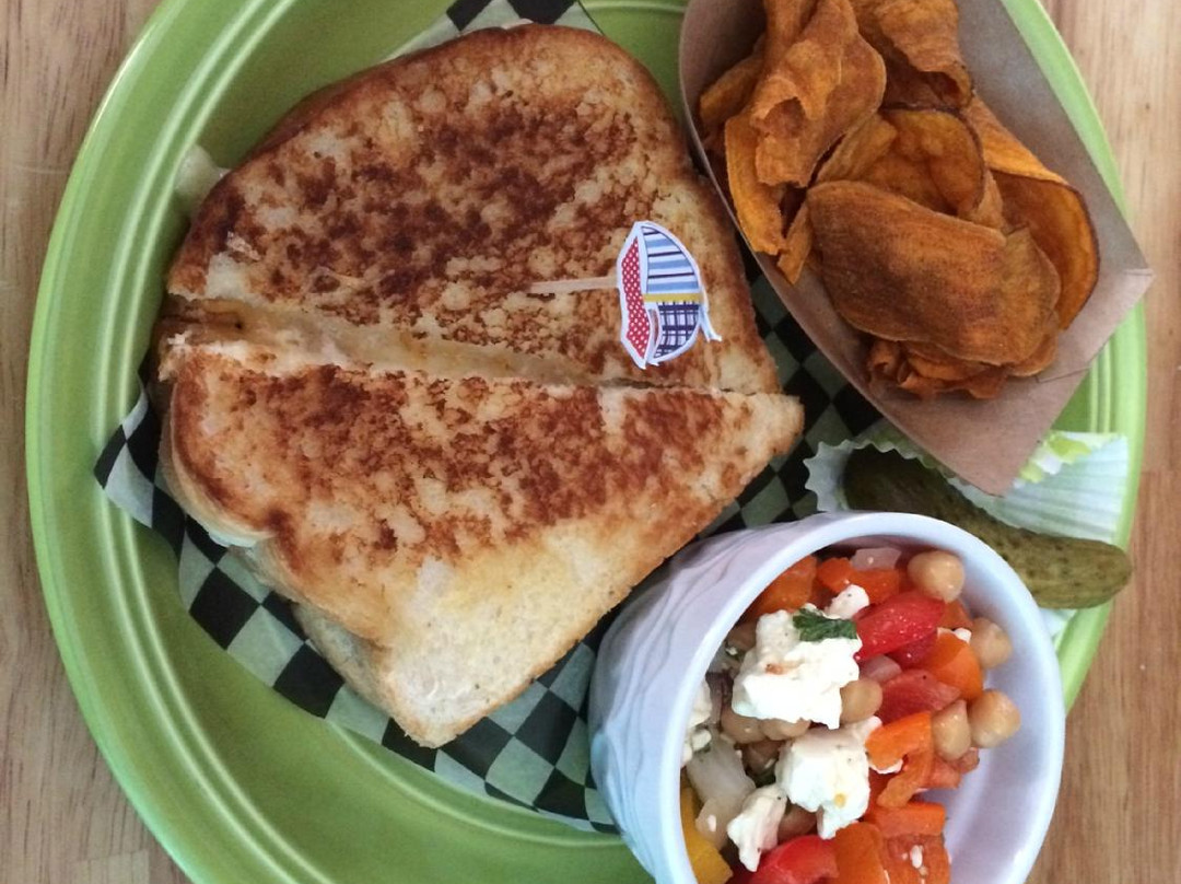 The Grumpy Goat Gallery-Upper Island Cove必去景点