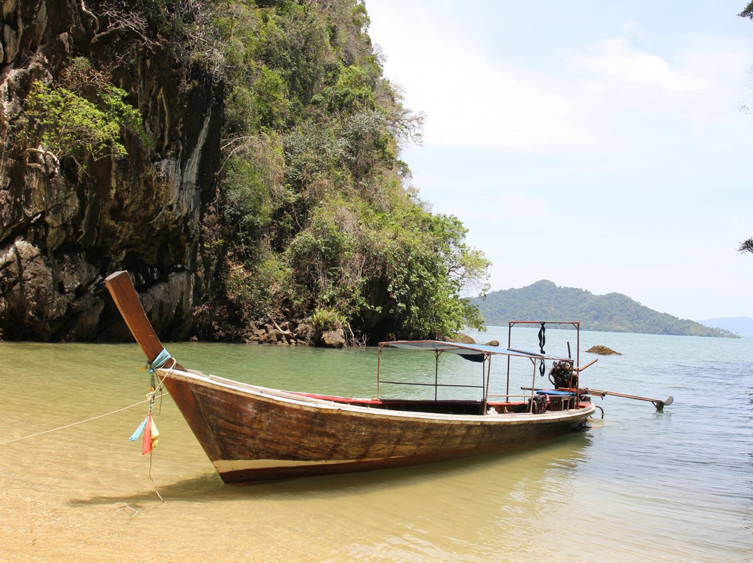 Koh Phee & Koh Talabeng - Day Trip by Talabeng Sea Kayaking-兰塔岛必去景点