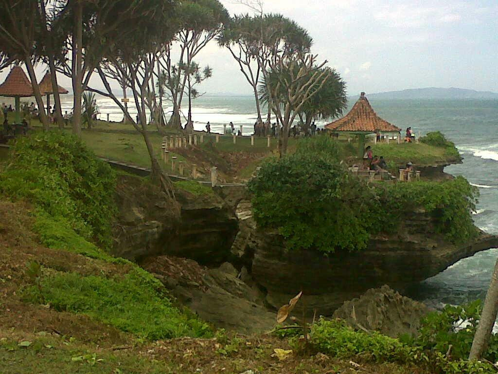 Batu Hiu Beach景点图片