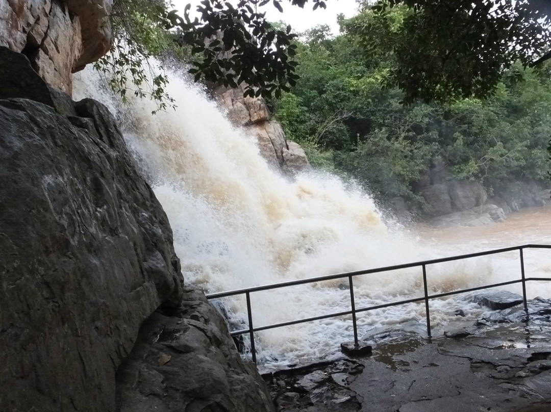 Sanaghagara Waterfall景点图片