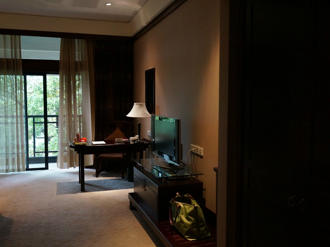 杭州世外桃源皇冠假日酒店主图