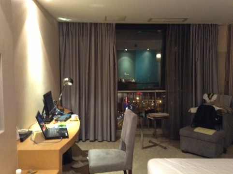 卓悦假日酒店主图