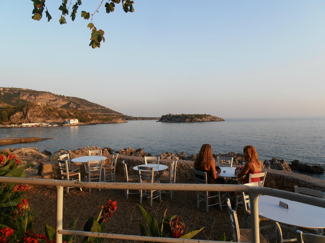 Lela's Taverna