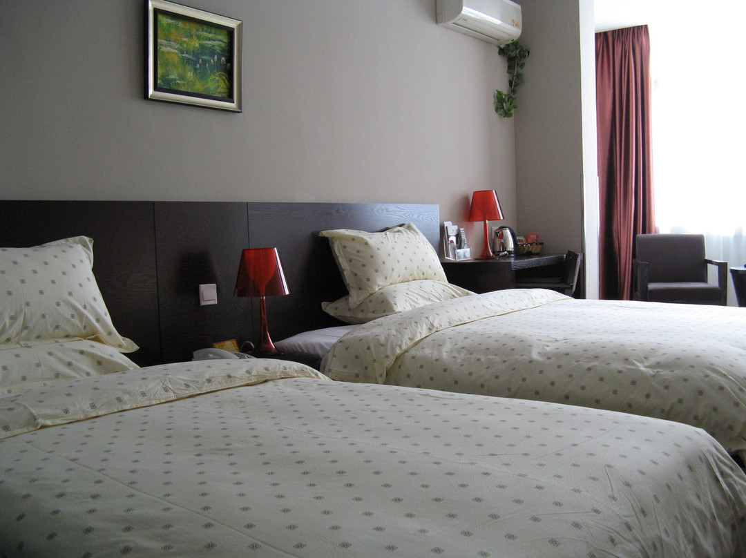 新长城鼎圆大酒店主图