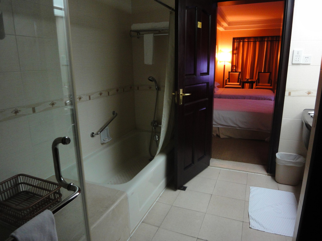 盘龙山庄大酒店主图