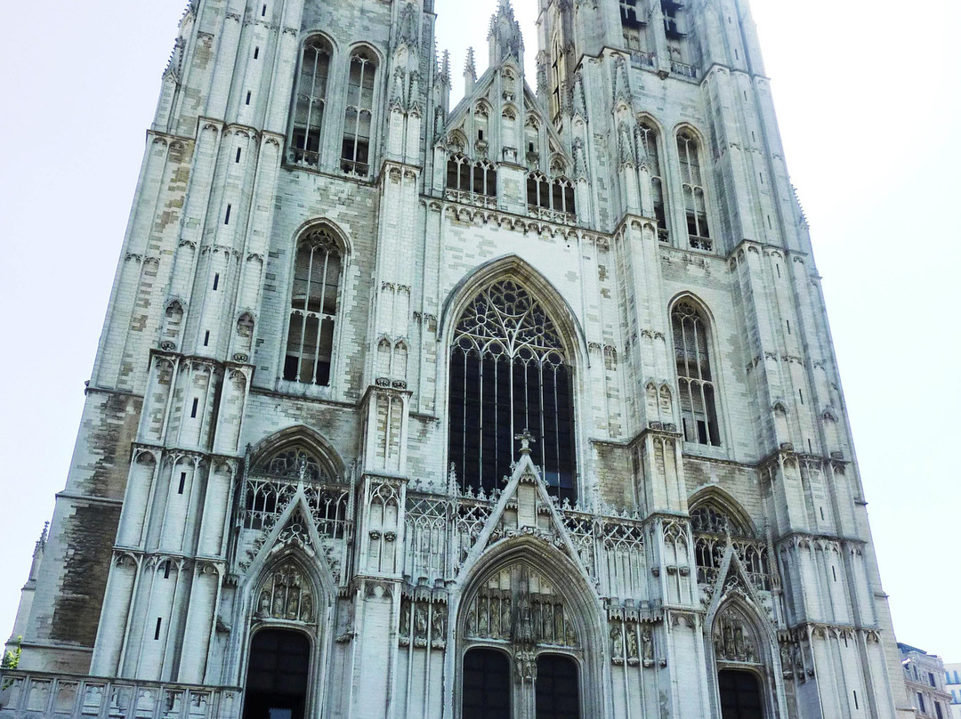 圣弥额尔圣古都勒主教座堂（Cathedrale St-Michel et Ste-Gudule）-布鲁塞尔必去景点