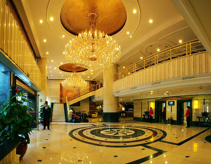 阳光假日大酒店主图